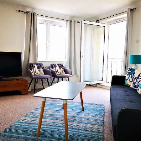 Marina Living With Parking, Balcony, Quiet And Secure Apartment Brighton Exterior photo