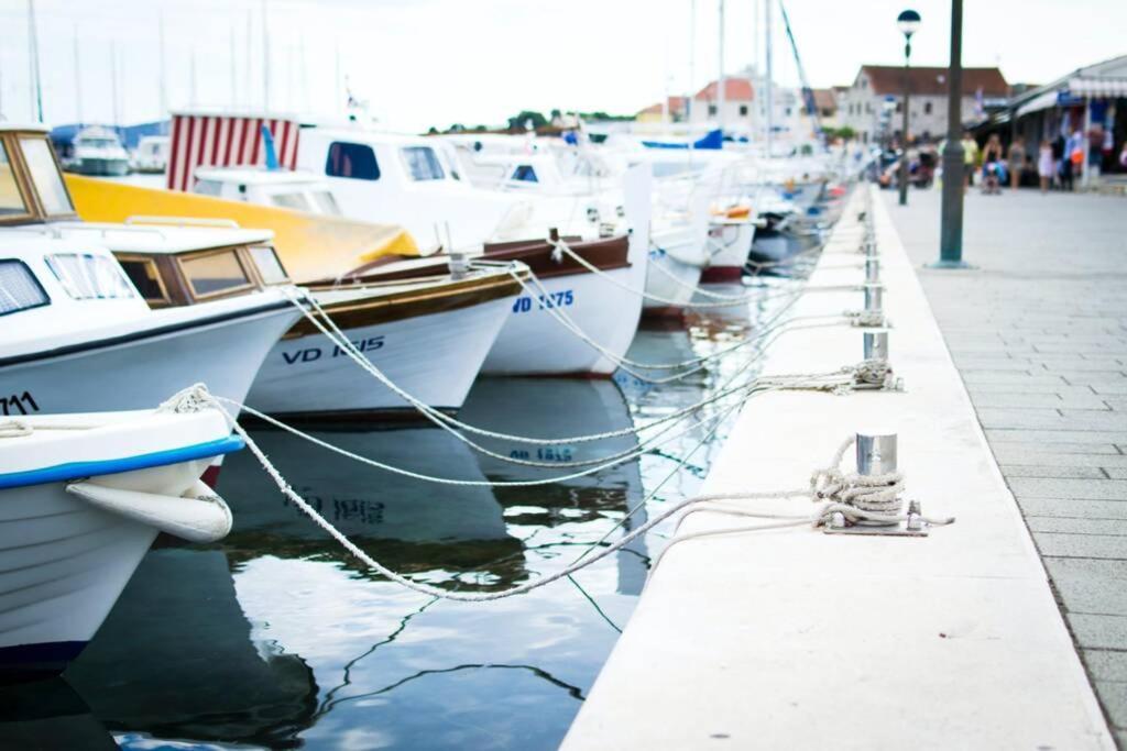 Marina Living With Parking, Balcony, Quiet And Secure Apartment Brighton Exterior photo
