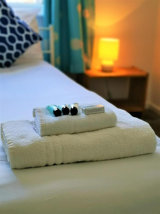 Marina Living With Parking, Balcony, Quiet And Secure Apartment Brighton Exterior photo