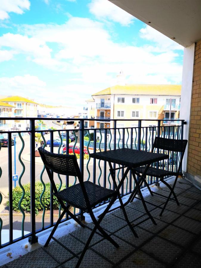 Marina Living With Parking, Balcony, Quiet And Secure Apartment Brighton Exterior photo
