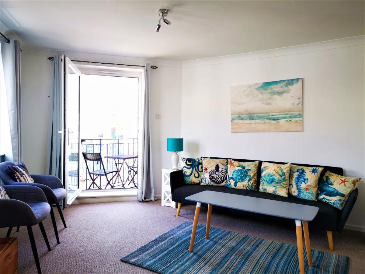 Marina Living With Parking, Balcony, Quiet And Secure Apartment Brighton Exterior photo