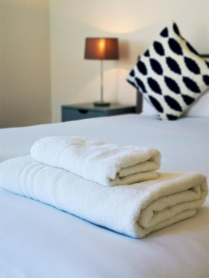 Marina Living With Parking, Balcony, Quiet And Secure Apartment Brighton Exterior photo