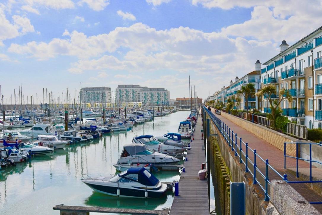 Marina Living With Parking, Balcony, Quiet And Secure Apartment Brighton Exterior photo