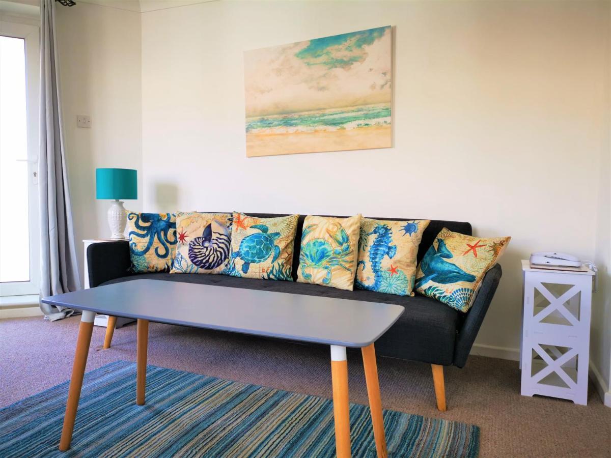 Marina Living With Parking, Balcony, Quiet And Secure Apartment Brighton Exterior photo